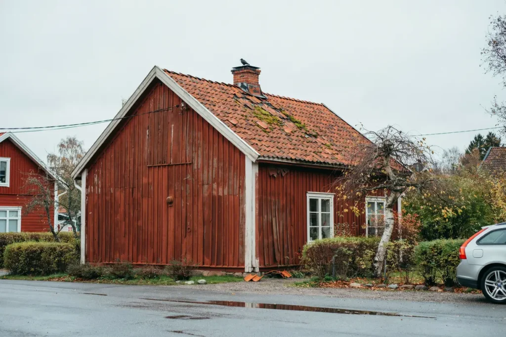 tecken p att taket beh ver renoveras en praktisk guide f r villa gare